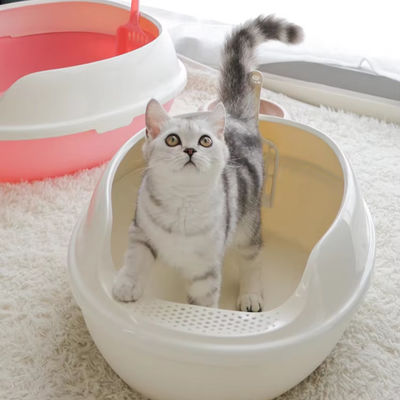 簡単に掃除する 3 層隔離設計の大きな半閉ざされた猫のゴミ箱