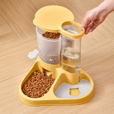 自動犬猫飼料器と水分配給器セット ペット用飲料水源が含まれています
