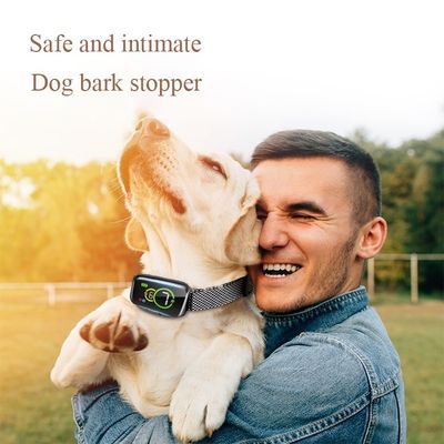 4 作業モード パーソナライズされたロゴ付きの犬の吠える襟 充電可能なバッテリー