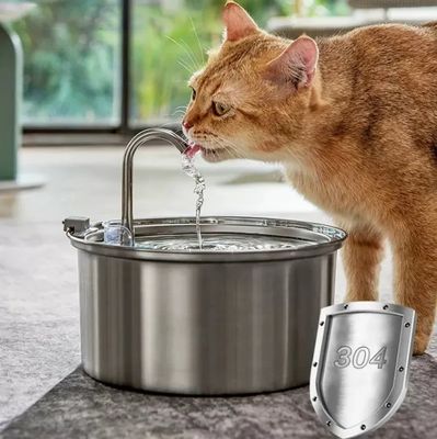 自動ペット用水の噴水 ステンレス鋼の飲み物 複数の猫や犬のための配給器