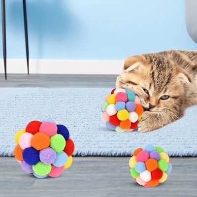 4cm 可愛い毛皮ボール 偽りの羽の鐘 持続可能なABS/PC素材の猫の噛み物